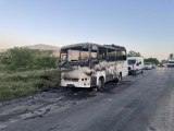 Edirne'de seyir halindeki servis minibüsü yandı