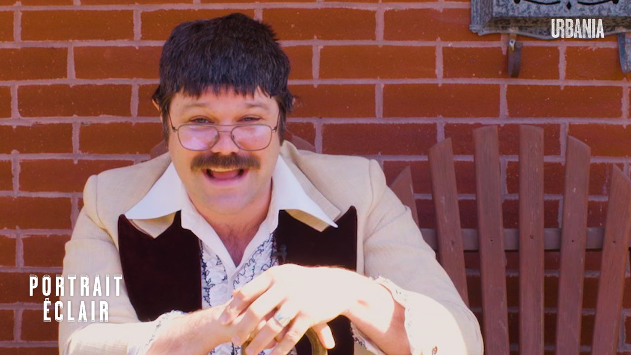 Claude Crest, 70 ans dans le milieu de l'humour | Portrait éclair