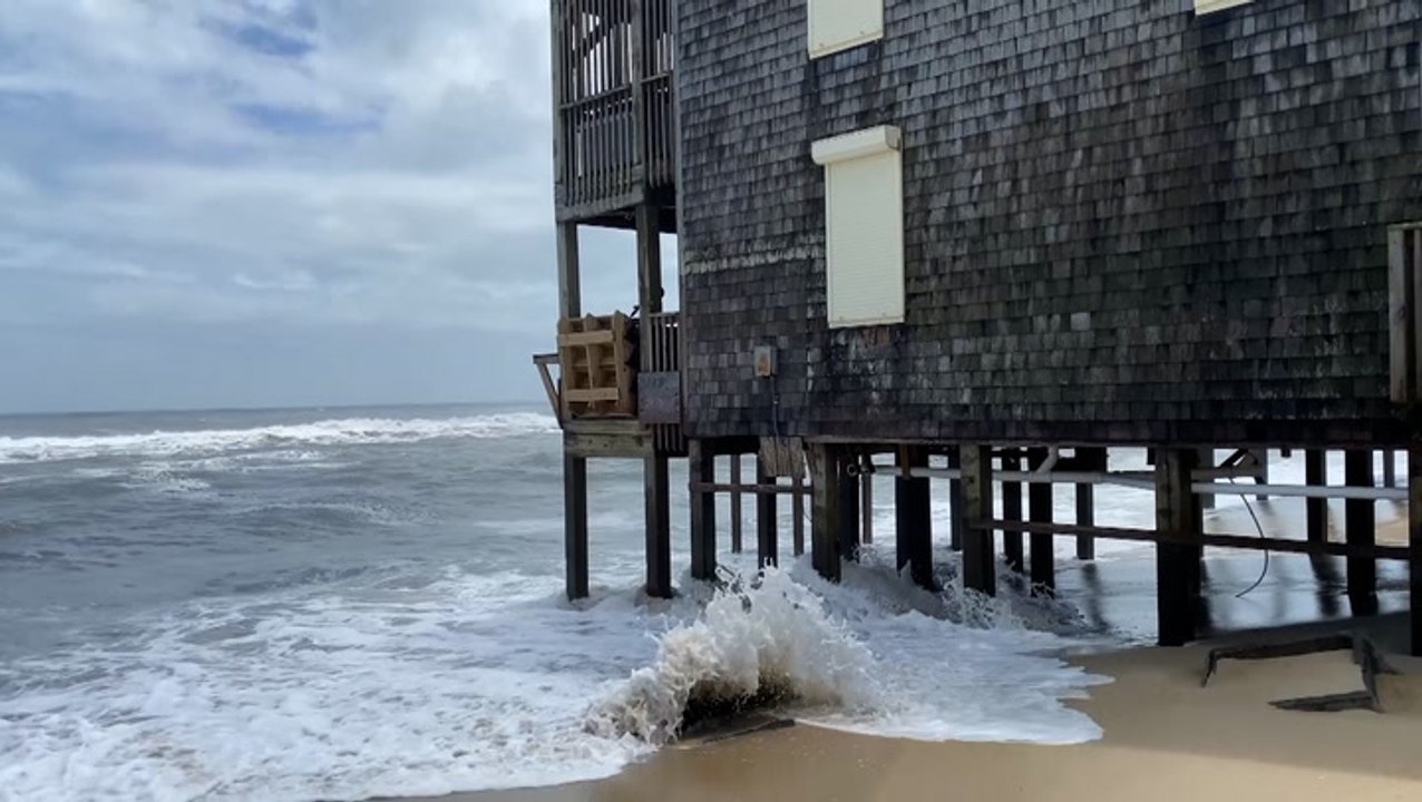 Ocean getting too close for comfort for some Ou...
