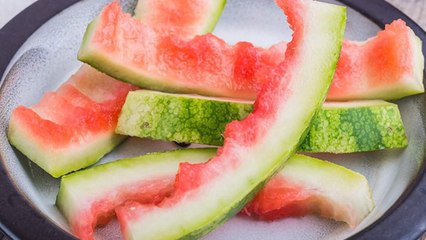 तरबूज का छिलका फेंकने से पहले जरूर देखें ये वीडियो | Boldsky