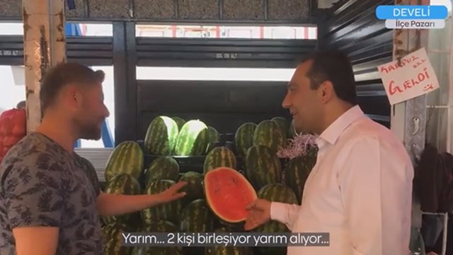 Pazarcı esnafı vatandaşın geldiği durumu bu sözlerle özetledi: İki kişi birleşip yarım karpuz alıyor