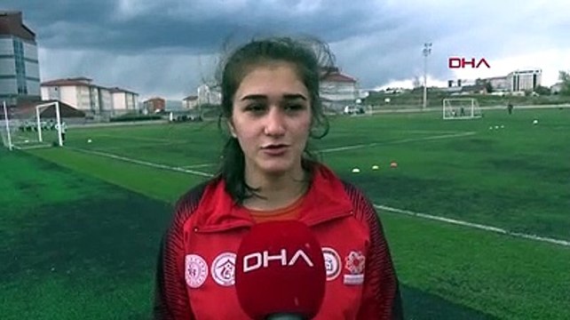 Gelinlik yerine forma giyen kızlar şampiyon oldu