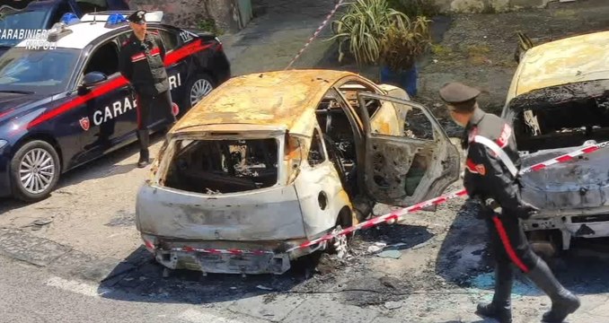 Torre del Greco (NA) - Incendia auto per divertimento : arrestato piromane (13.05.22)