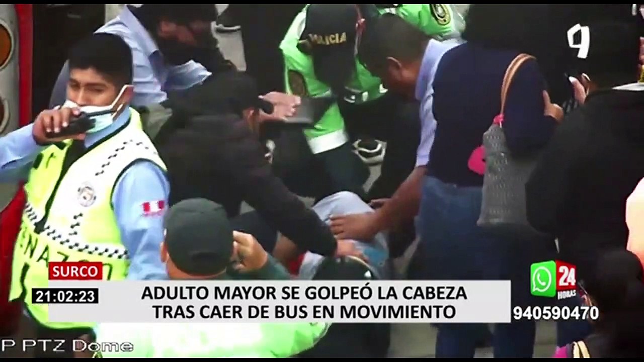 Surco: adulto mayor en UCI tras caer violentamente de un bus en movimiento