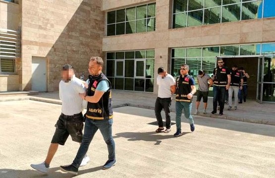 Pişkin hırsızdan gazetecilere şoke eden tepki: Çek çek, Antalya yakışıklı görsün