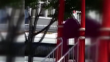 Ümraniye'de yanan evden böyle dumanlar yükseldi