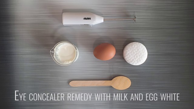 Eye concealer / Dark circles under eyes remedy with milk and egg white