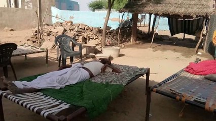 पिता व दादा को बीमारी ने जकड़ा और माता विकलांग, तीन नन्हीं बालिकाएं हुई दाने-दाने को मोहताज