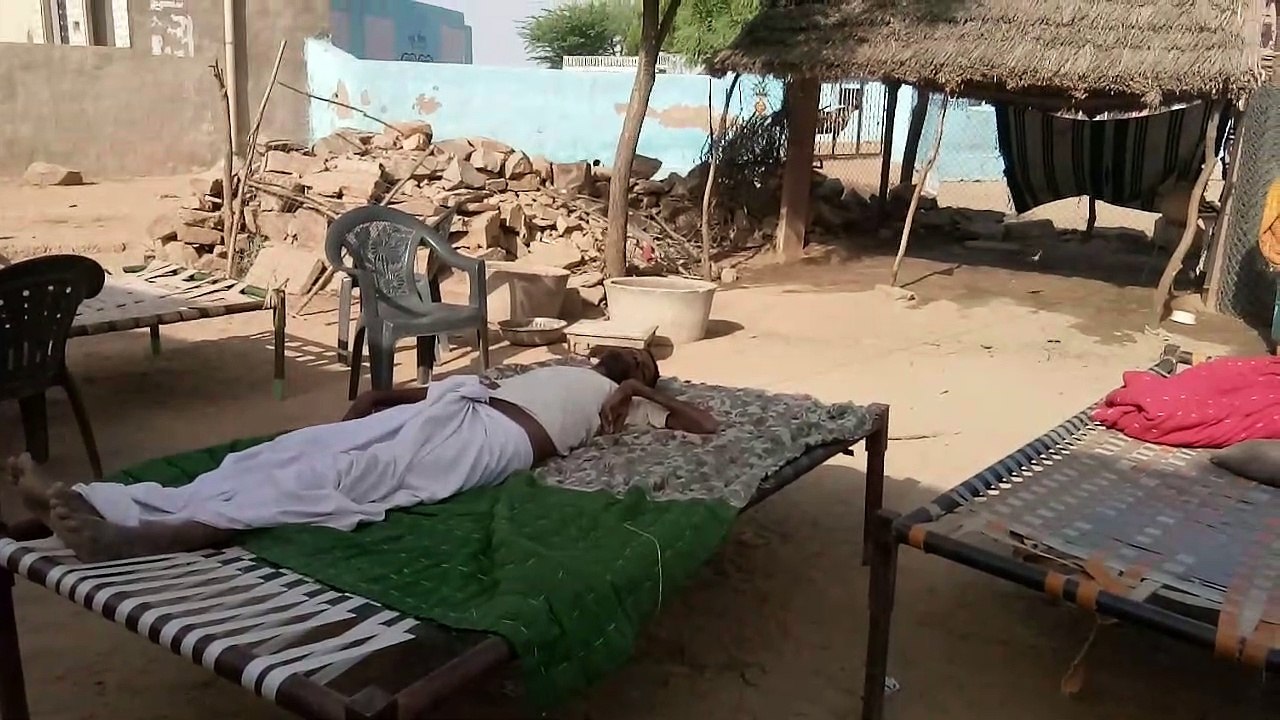 पिता व दादा को बीमारी ने जकड़ा और माता विकलांग, तीन नन्हीं बालिकाएं हुई दाने-दाने को मोहताज