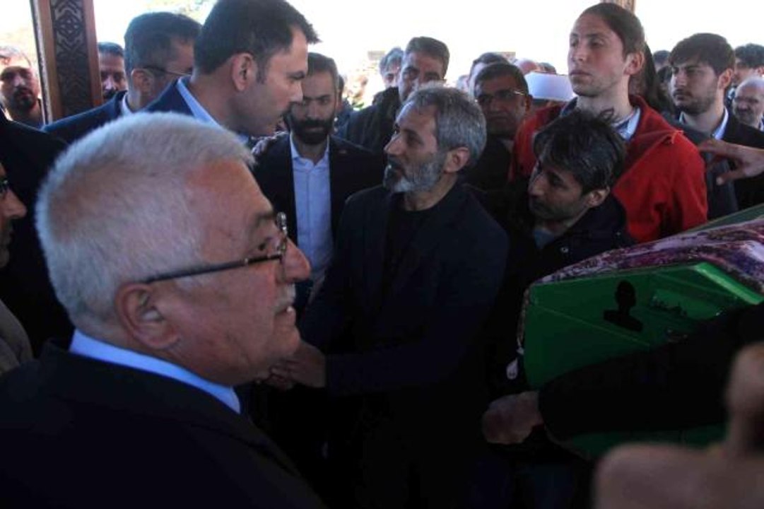 Son dakika haber... Bakan Kurum, trafik kazası sonucu hayatını kaybeden üniversite öğrencisinin cenaze törenine katıldı