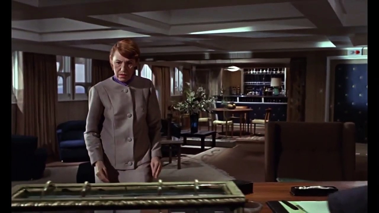 Escena de los peces siameses luchadores. Blofeld aparece por primera vez en 'Desde Rusia con amor'