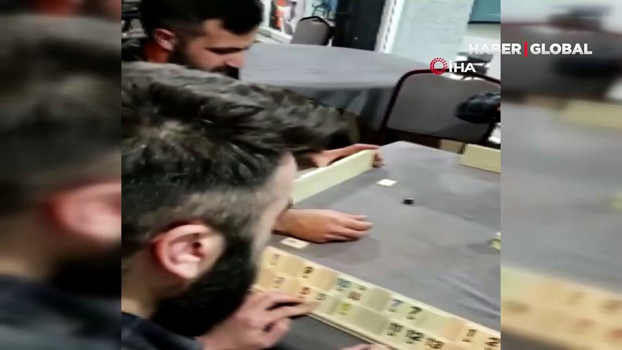 Böyle bir doğum görülmedi: Okey masasında doğurdu!