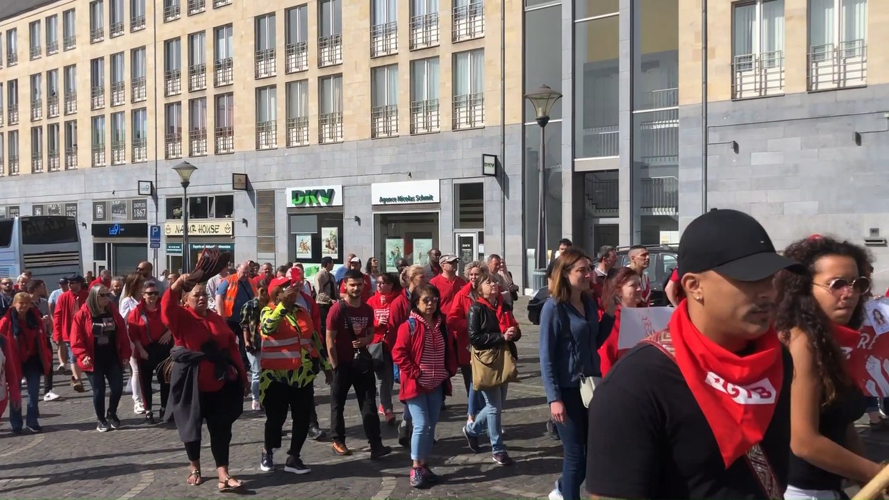 Environ 3500 manifestants dans les rues de Lièg...