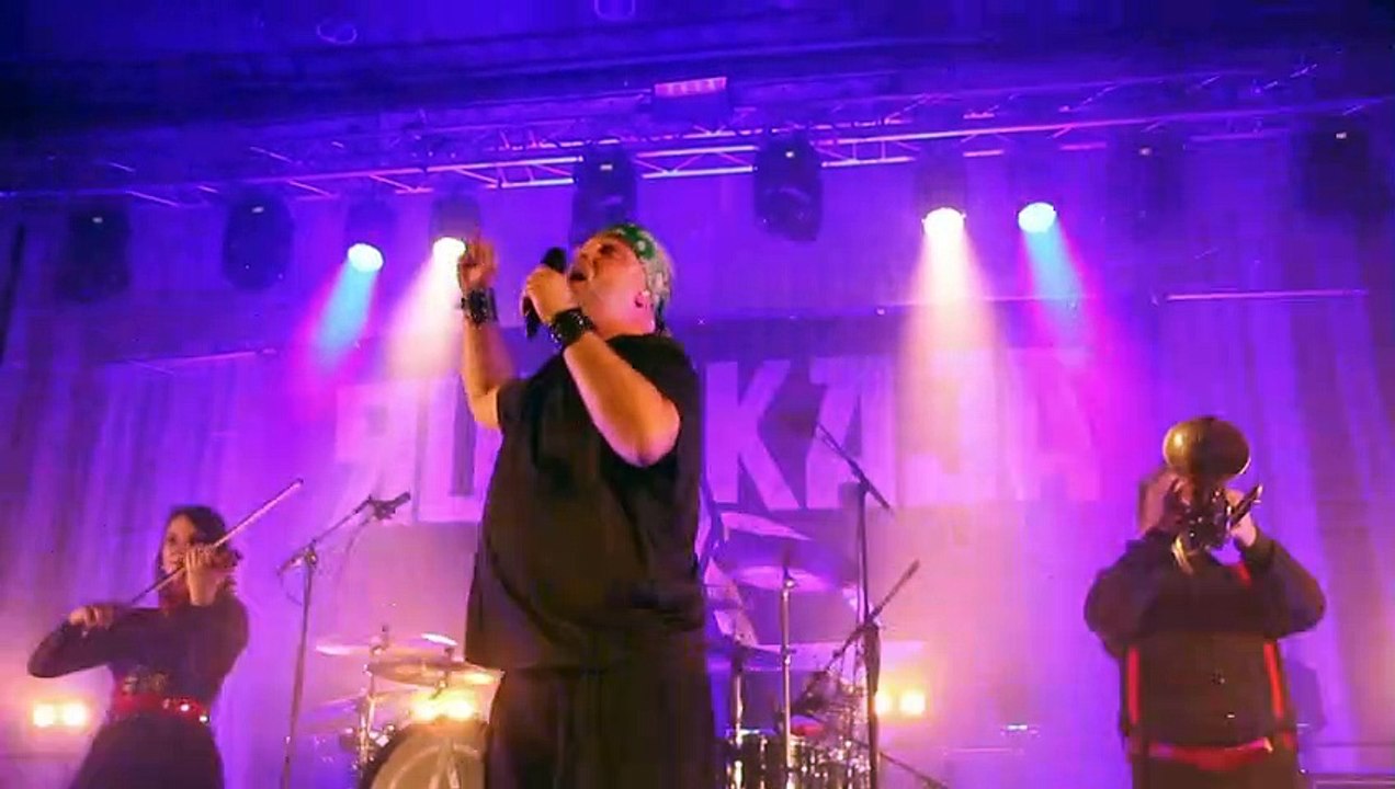 Face à la guerre, les tourments d'un groupe viennois de folklore russe