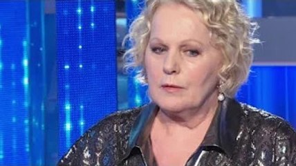 Grande Fratello Vip, Katia Ricciarelli ha dubbi: "Sono stata troppo dura con Carmen?" Una decina di