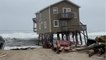 Aux États-Unis, deux maisons sur la plage ont été emportées par la mer