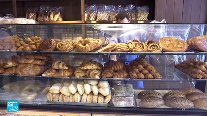 مظاهرات في إيران احتجاجاعلى رفع الحكومة أسعار سلع غذائية أساسية