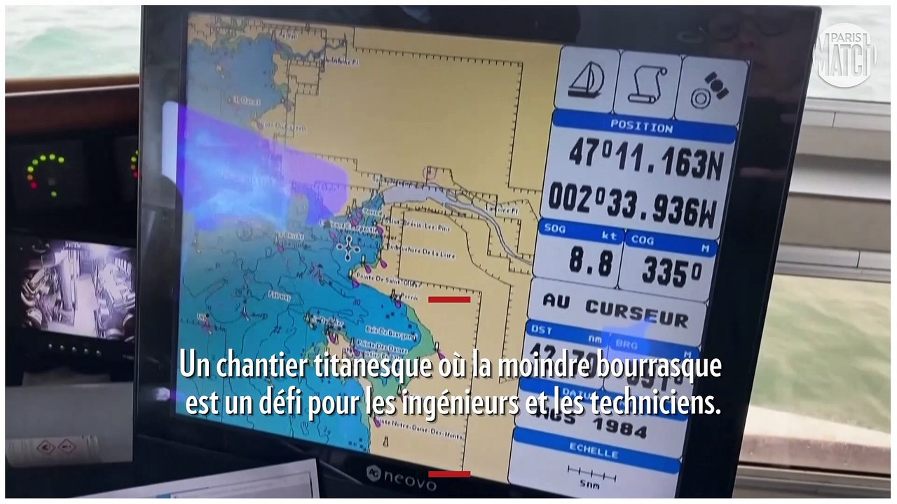 Exclusif - Vol au-dessus des éoliennes en mer de Saint-Nazaire