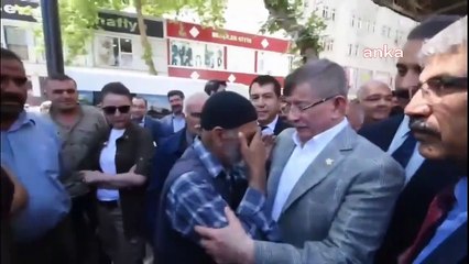 Download Video: Davutoğlu'nun dinlediği vatandaş: Yok etti bizi, ekmek 3 lira oldu, vallahi olmuyor