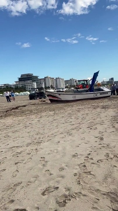 Un grupo de 14 balseros cubanos desembarcó en Miami Beach en la mañana de este viernes