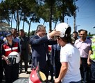 Osmaniye'de motosiklet sürücülerine kask dağıtıldı