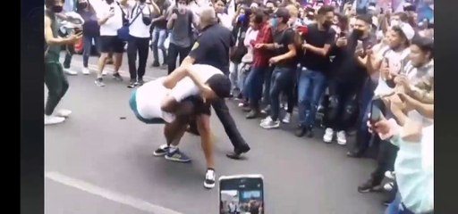 Alumno y profesor del IPN de Zacatenco protagonizan pelea a golpes