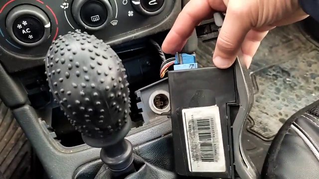 Problème du lecteur de la carte laguna 2 1.9 dci RENAULT LAGUNA 2