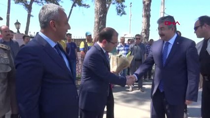 OSMANİYE'DE 30 MOTOSİKLET SÜRÜCÜSÜNE KASK DAĞITILDI