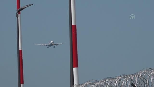 Rize-Artvin Havalimanı'na Rize-Artvin isimli ilk yolcu uçağı iniş yaptı (1)