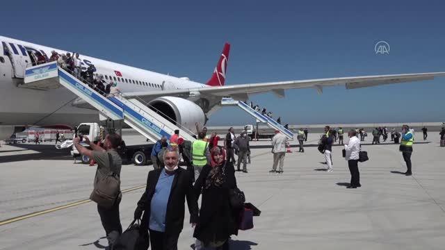 Rize-Artvin Havalimanı'na Rize-Artvin isimli ilk yolcu uçağı iniş yaptı (2)