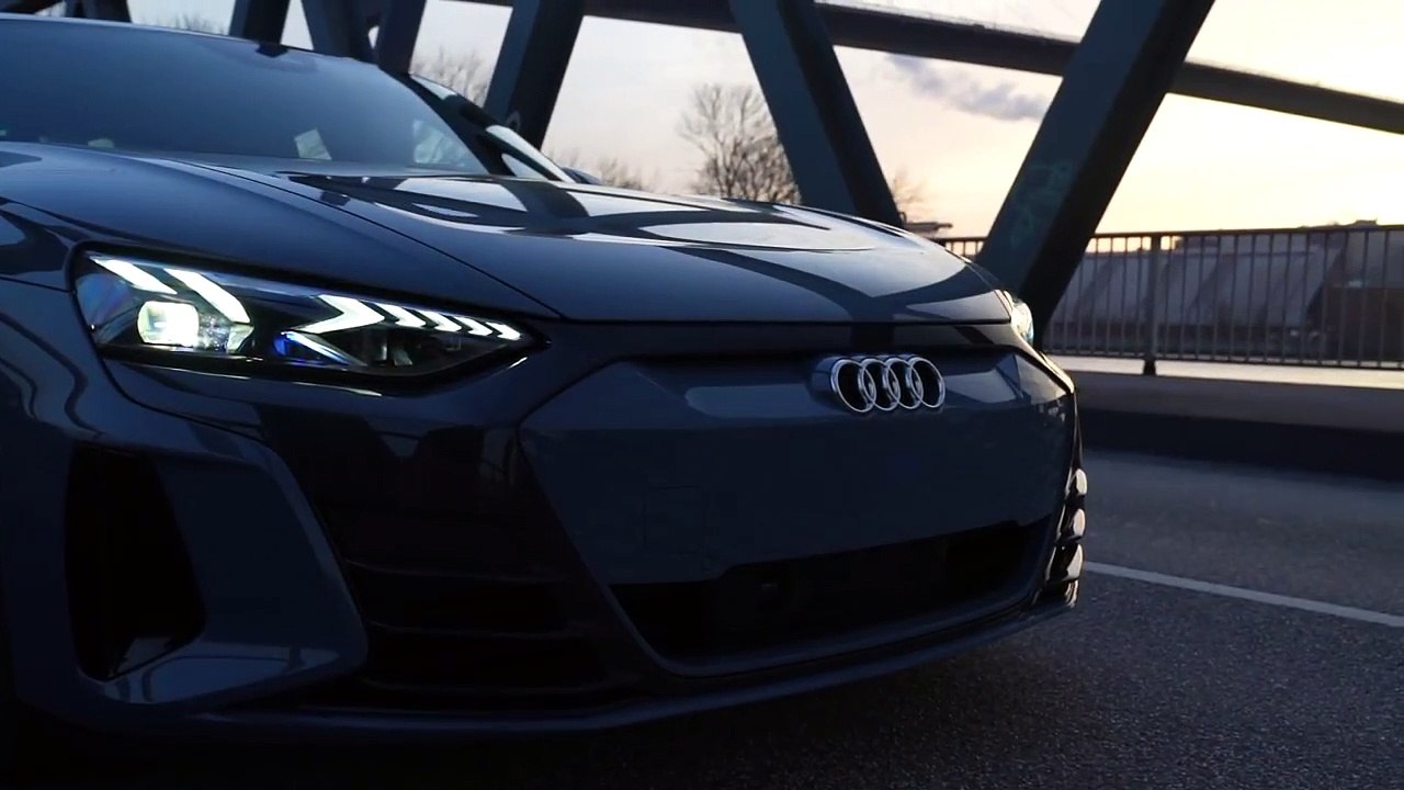 BEAUTIFUL! 2021 AUDI E-TRON GT 60 QUATTRO - 532HP IN ITS BASE VERSION - KEMORA GREY