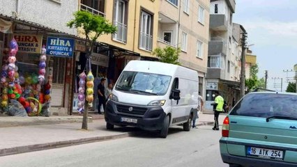 Son dakika... Minibüsün çocuğa çarptığı kaza kamerada