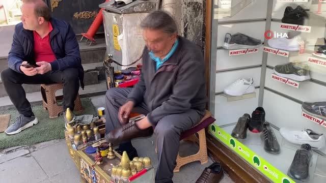 12 yaşında başladığı boyacılık mesleği ile 15 çocuk büyüttü