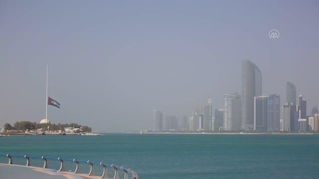 BAE Devlet Başkanı Nahyan'ın ölümü sonrası bayraklar yarıya indirildi