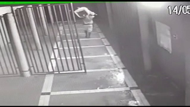 Ladrão invade colégio de Cascavel e leva máquina de lavar roupas; Veja a ação do criminoso