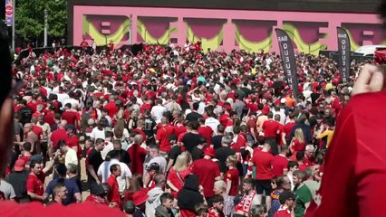 Chelsea and Liverpool fans confident ahead of cup final