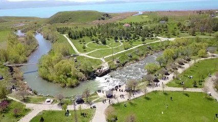Trabzon'dan Van'a gelerek inci kefali göçünü izlediler