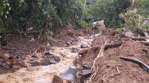 Avalancha destrozó tres puentes vehiculares en Santander