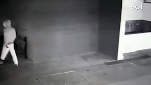 Marginal furta máquina de lavar roupas de Colégio Estadual no Bairro Alto Alegre