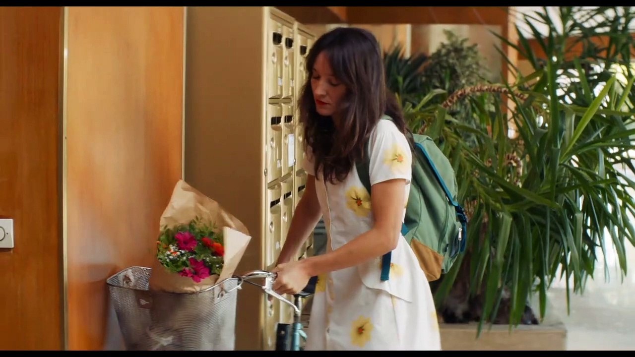 Anaïs in Love Movie Clip