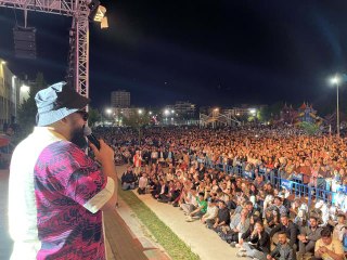 Şarkıcı Eypio, GençKuşak Fest'te sevenleriyle buluştu