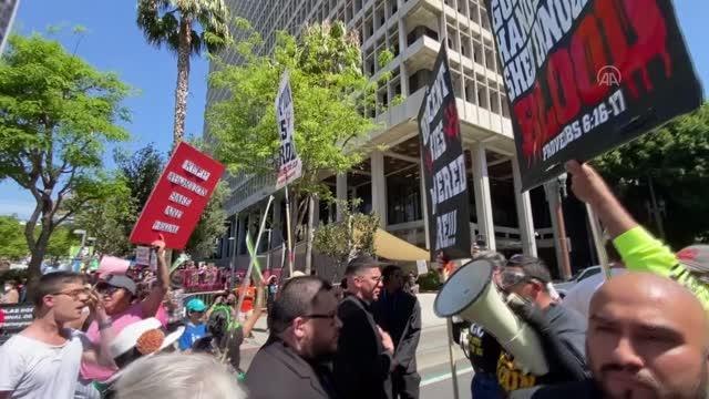LOS ANGELES - Kürtaj hakkı savunucuları ve Kürtaj karşıtları arasında gerginlik