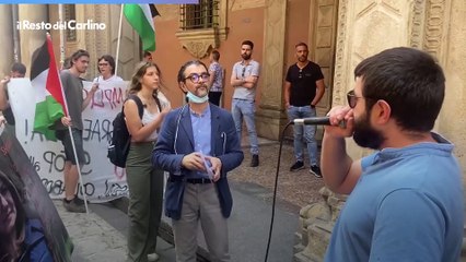 Bologna, manifestazione dei collettivi davanti a Unibo