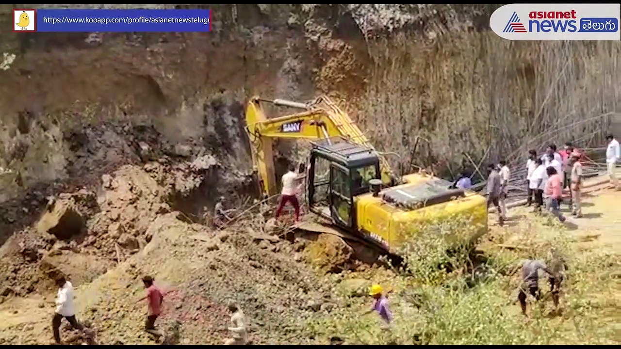 విజయవాడలో ఘోర ప్రమాదం... మళ్లిపెళ్ళలు విరిగిపడి ఇద్దరు కూలీలు మృతి 