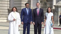 Los Reyes reciben al emir y jequesa de Qatar en el Palacio Real