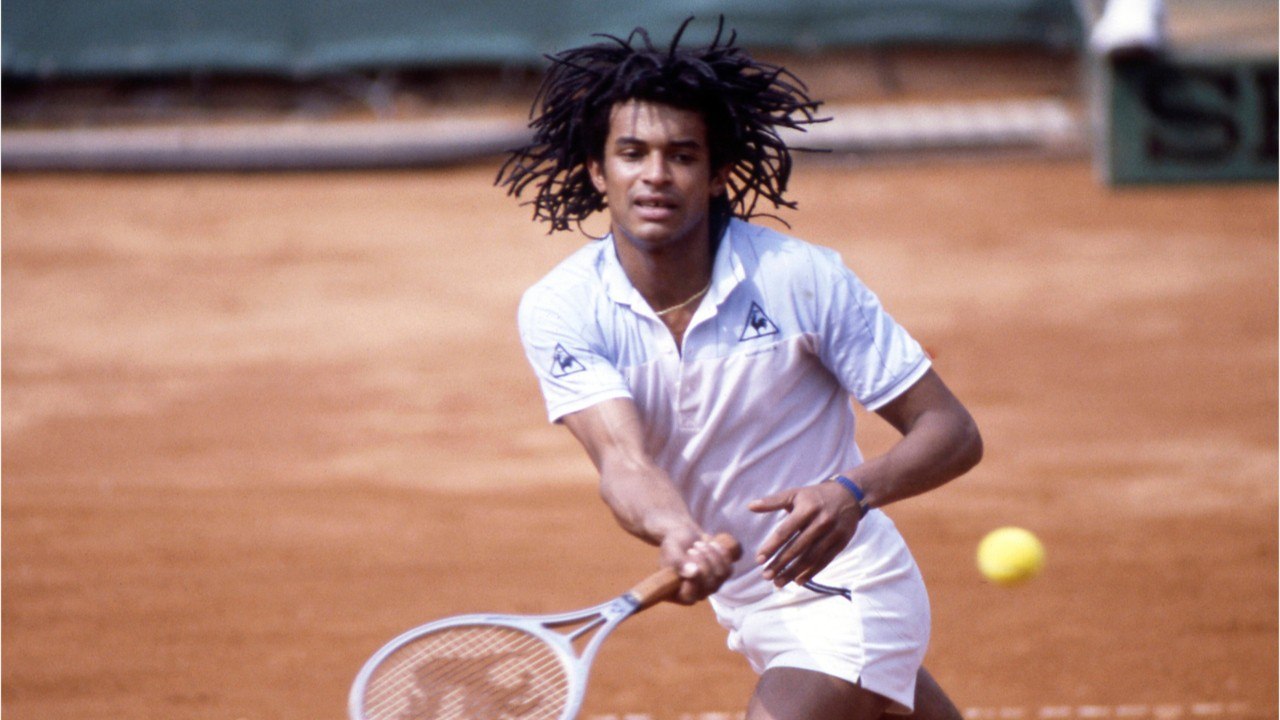 VOICI : Ivre, Yannick Noah a remporté un tournoi de tennis : il révèle ce qui l'a poussé à boire