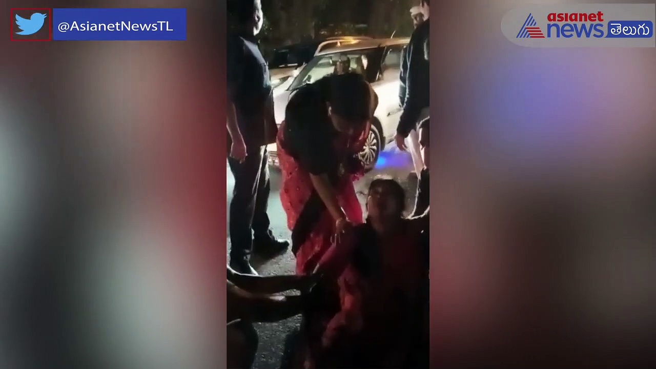 రోడ్డుపై గాయాలతో పడివున్న దంపతులను కాపాడి... మానవత్వం చాటుకున్న హోంమంత్రి వనిత