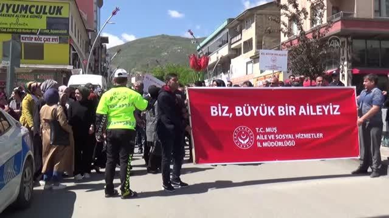 "Aile Haftası" kapsamında farkındalık yürüyüşü yapıldı