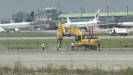 İmamoğlu'ndan Atatürk Havalimanı'nın Yıkılma Girişimine Tepki: "Siz Bu Milletin Servetini Yıkarken Kime Danıştınız?"