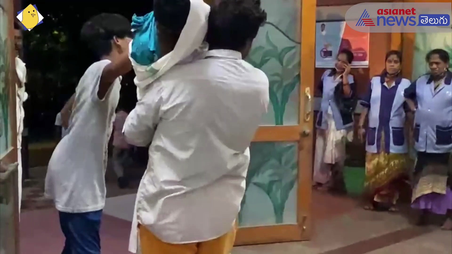 కొడుకు మృతదేహంతో బైక్ పైనే 90కి.మీ... తిరుపతి రుయాలో అమానవీయ ఘటన 